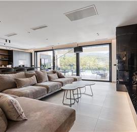 5 bedroom luxury seaside villa with indoor & outdoor pool, near Acharavi, sleeps 10